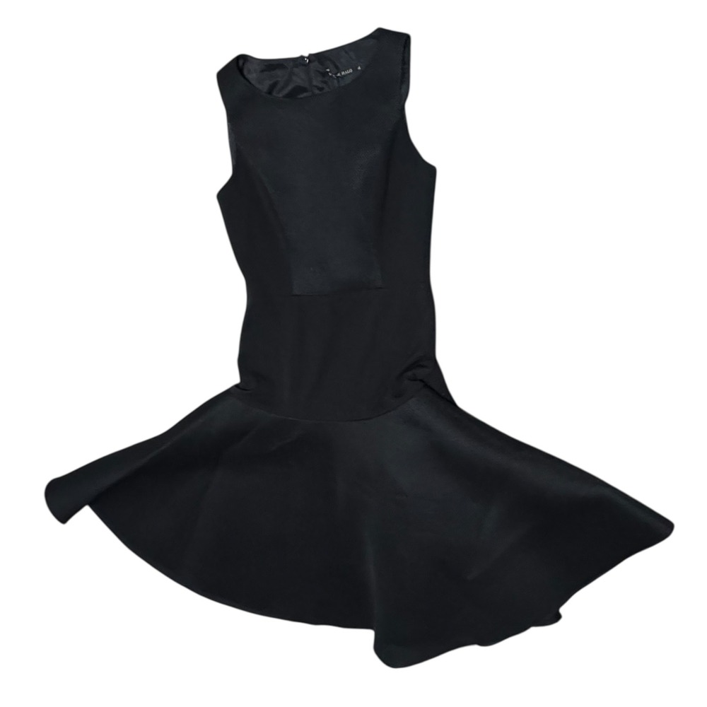 Black Halo NWT Black Mixed Media Mesh Hem Cocktail Sz‎ 4 LBD Formal Chic Evening - Picture 3 of 13
